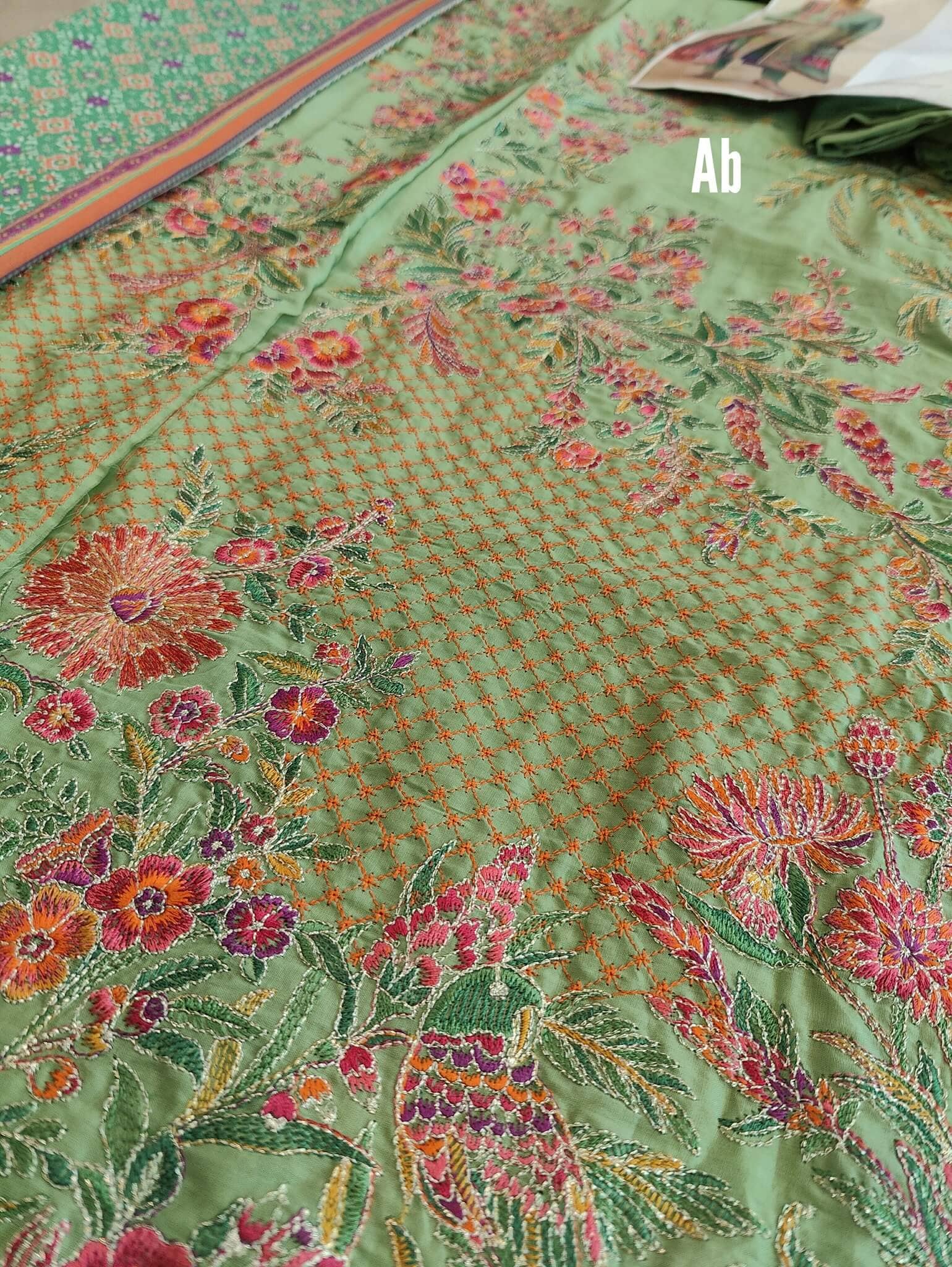 img_open_pic_hussain_rehar_lawn_22_awwal_boutique