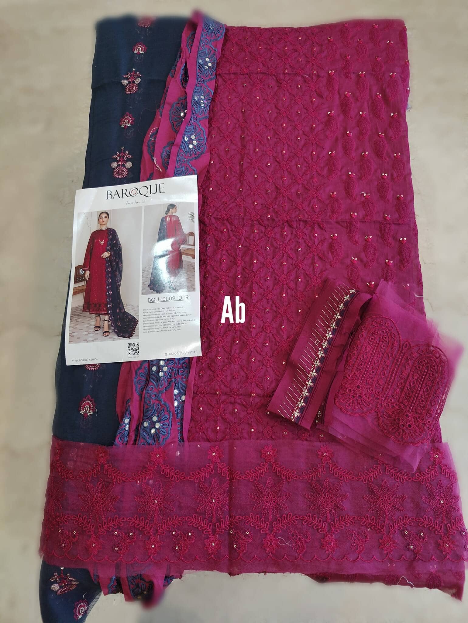 img_open_pic_baroque_lawn_22_awwal_boutique