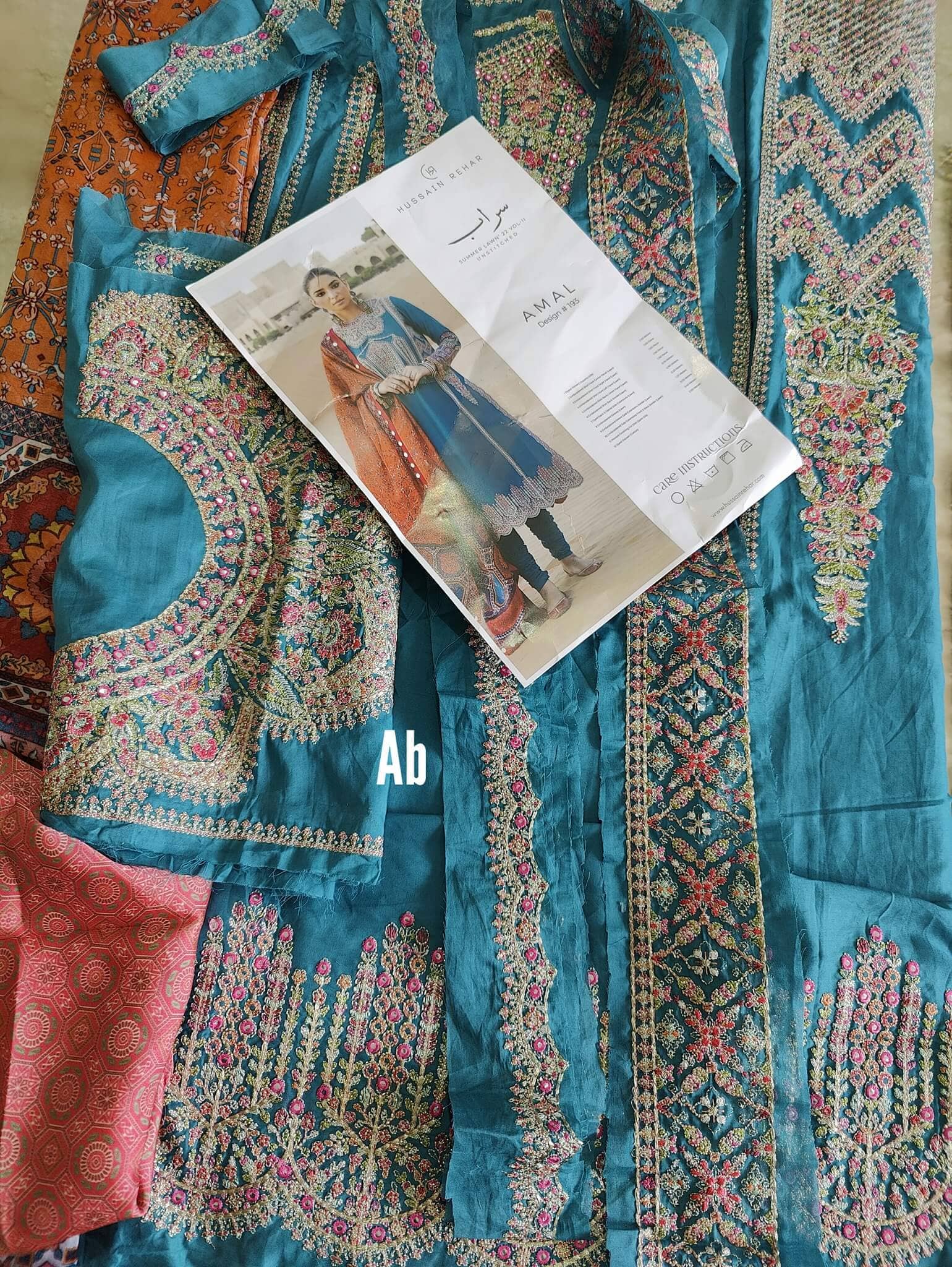 img_hussain_rehar_lawn_22_awwal_boutique