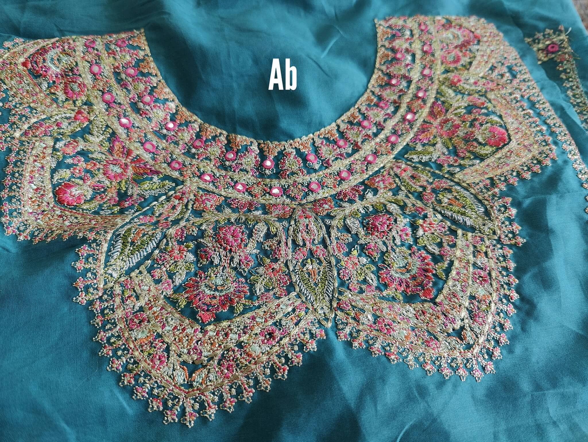 img_hussain_rehar_lawn_22_awwal_boutique