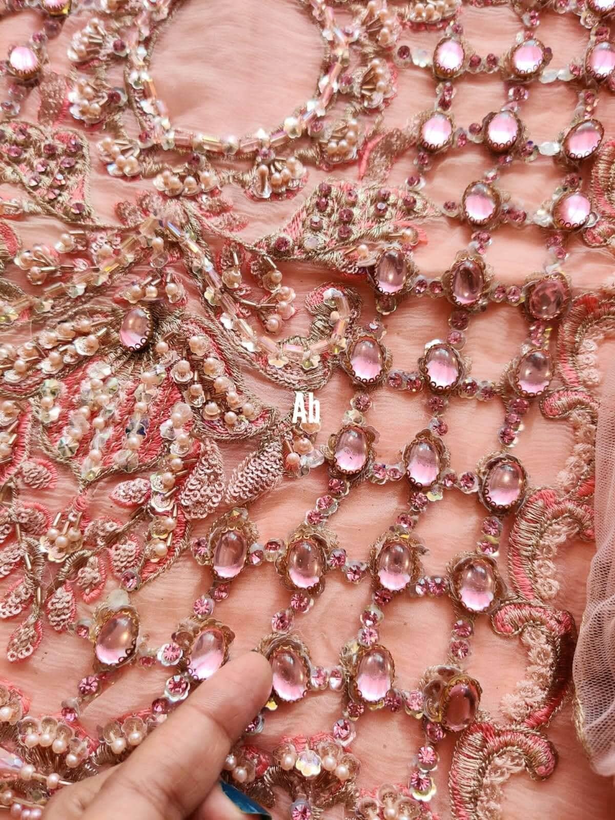 img_zebtan_open_pic_awwal_boutique