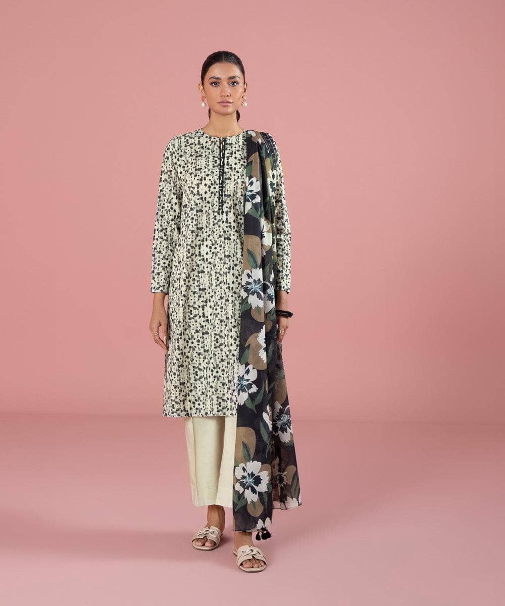 Img_sapphire_day_to_day_lawn_23_awwal_boutique_awwal_boutique