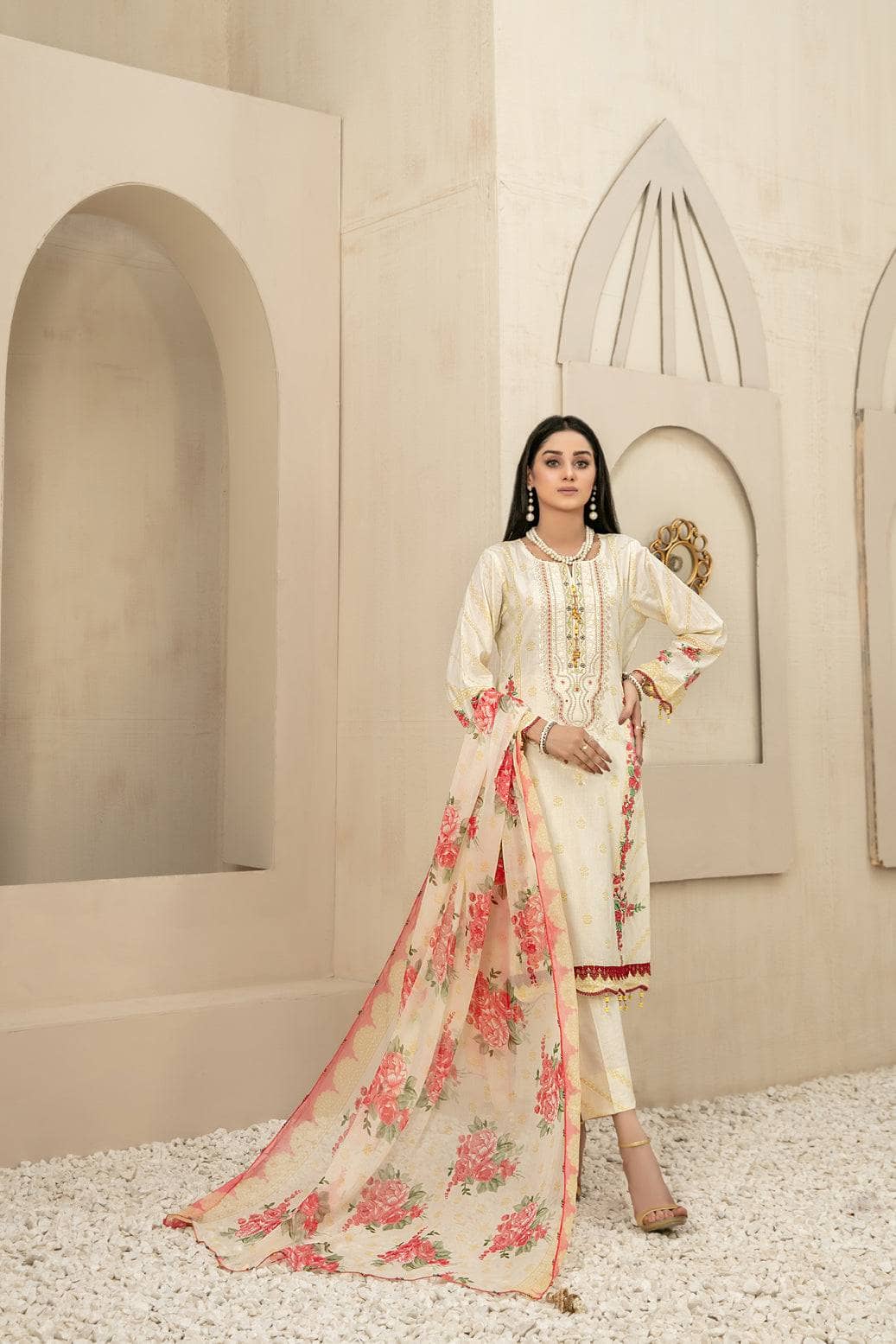 img_amna_sohail_melika_awwal_boutique