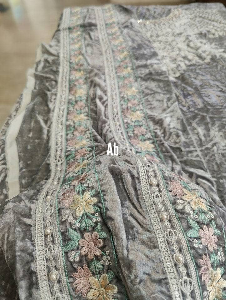 img_open_pic_maria_b_velvet_awwal_boutique