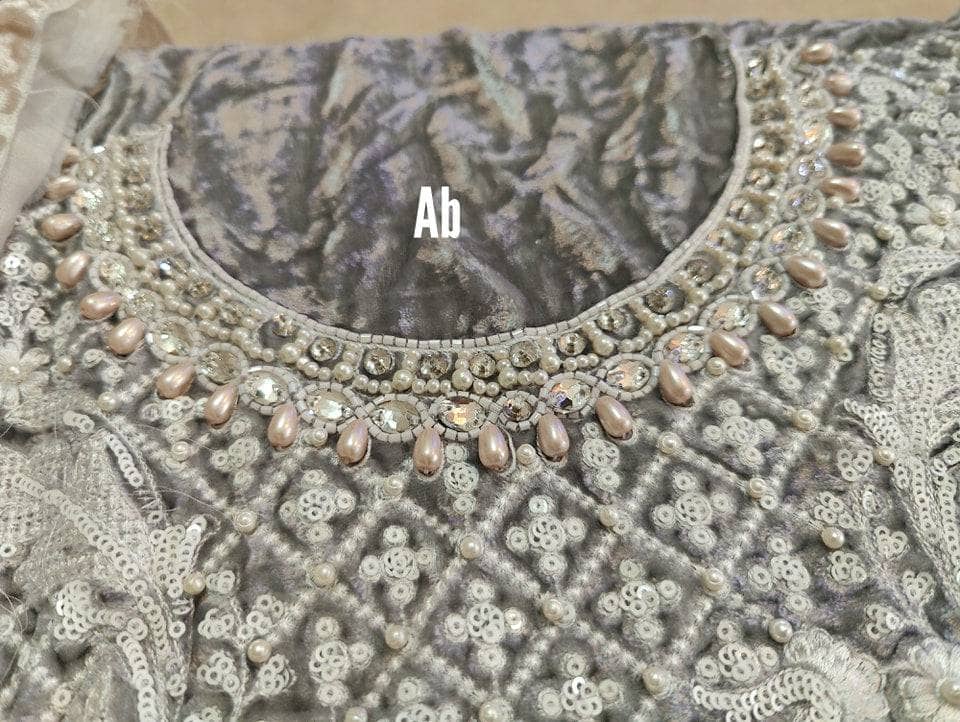 img_open_pic_maria_b_velvet_awwal_boutique