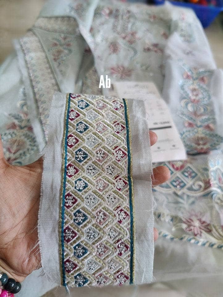 img_open_pics_afrozeh_dhoop_kinaarey_awwal_boutique