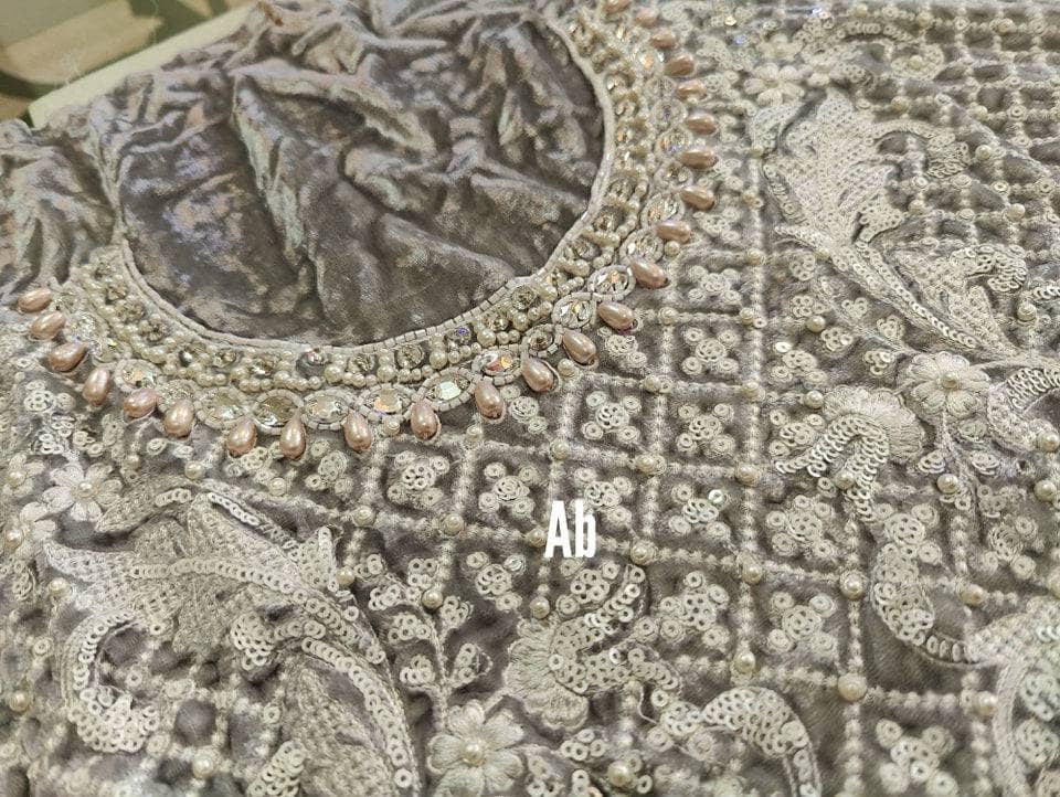 img_open_pic_maria_b_velvet_awwal_boutique