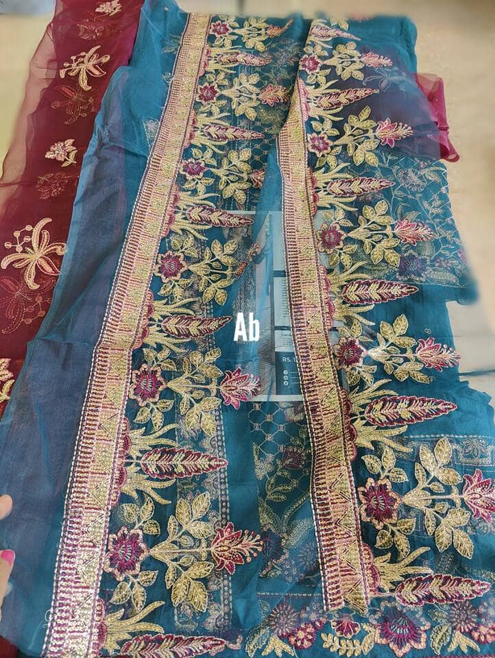 img_open_pic_afrozeh_ayzal_sangat_awwal_boutique