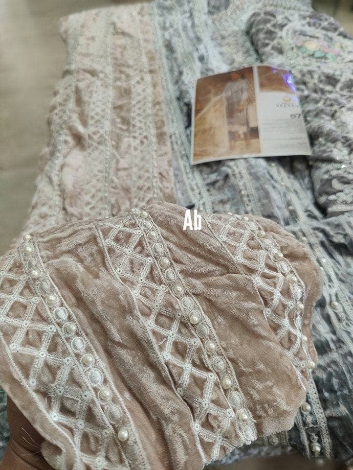 img_open_pic_maria_b_velvet_awwal_boutique