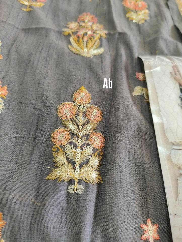 img_open_pic_sana_safinaz_winter_luxury_22_awwal_boutique