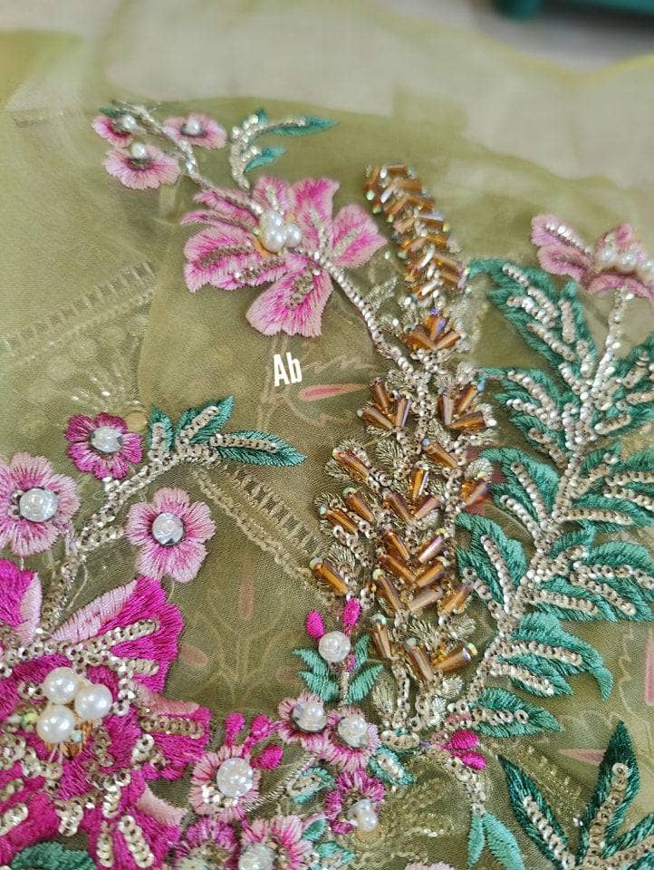 img_open_pic_crimson_wedding_edition_awwal_boutique