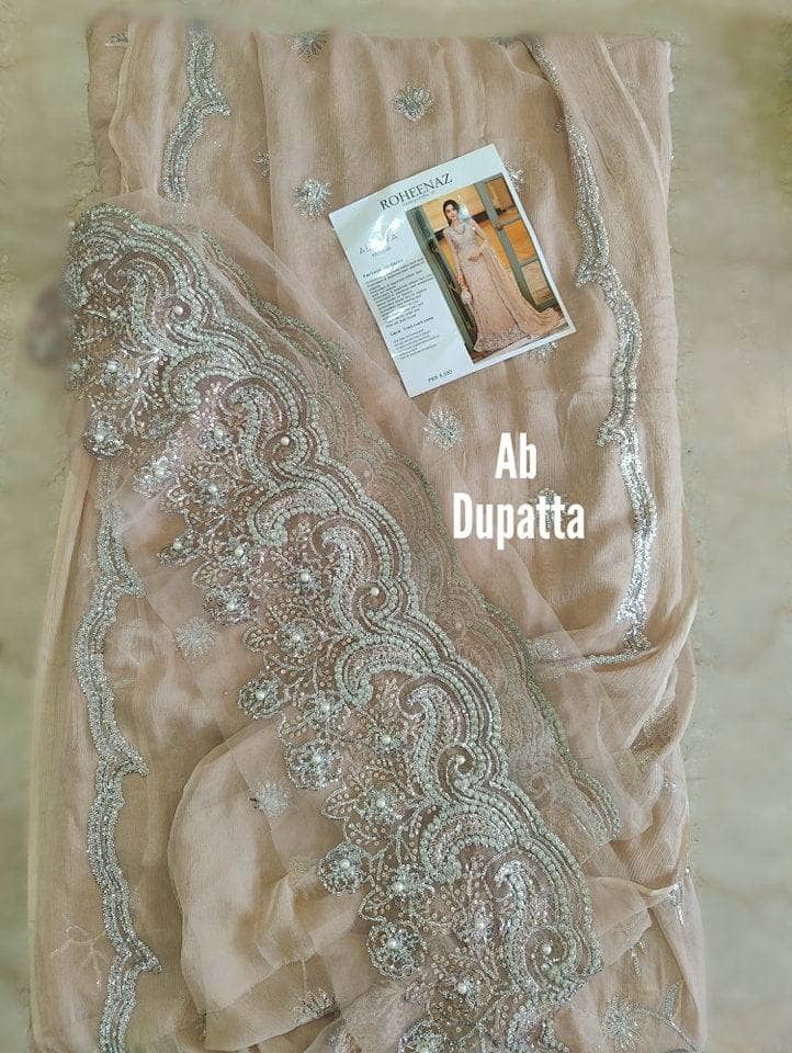 img_roheenaz_2023_awwal_boutique