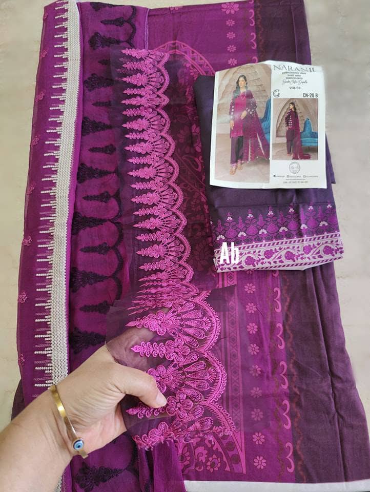 img_charizma_naranji_lawn_awwal_boutique