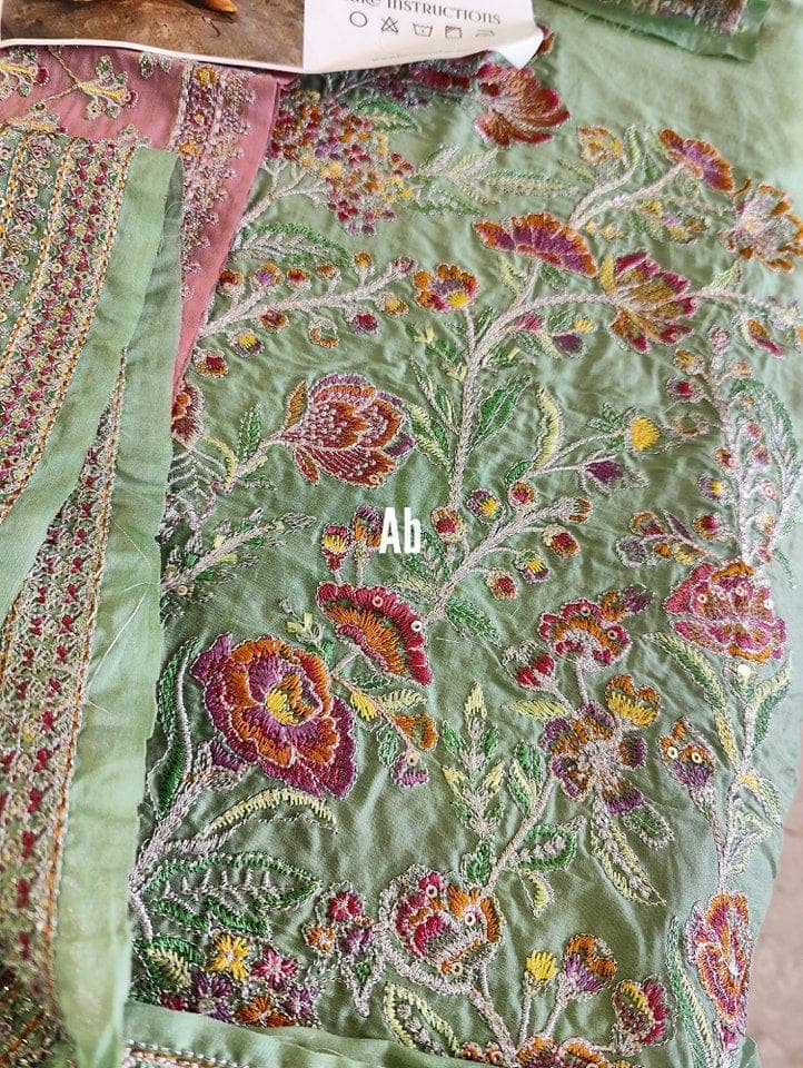 img_open_pic_hussain_rehar_awwal_boutique