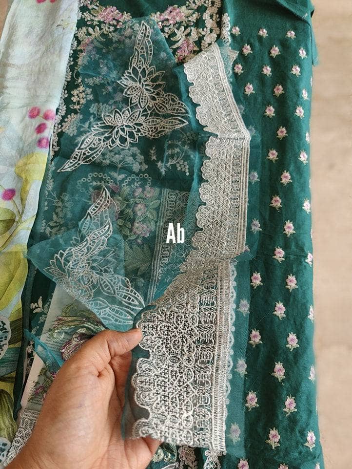 img_roheenaz_lawn_23_awwal_boutique