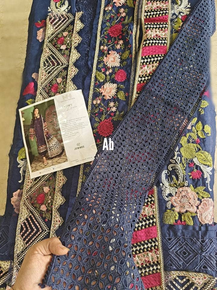 img_open_pic_maryam_hussain_lawn_23_awwal_boutique