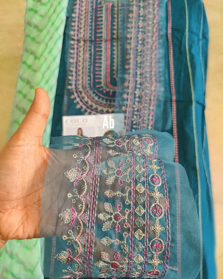 img_coco_lawn_23_awwal_boutique