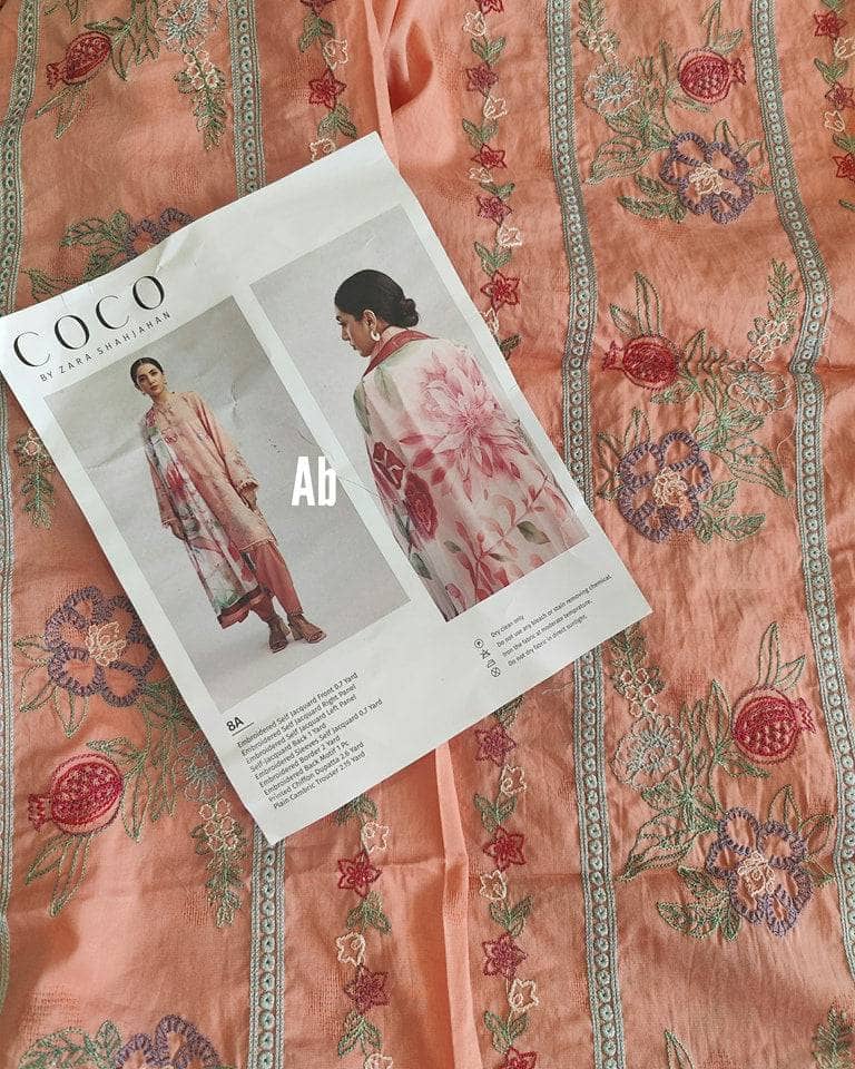 img_coco_lawn_23_awwal_boutique