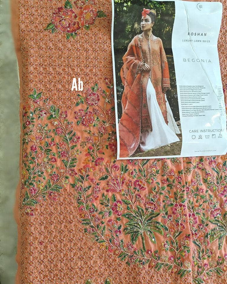 img_open_pic_hussain_rehar_roshan_awwal_boutique