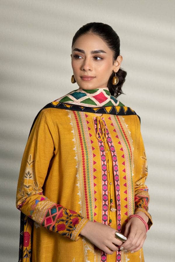img_sapphire_day_to_day_khaddar_awwal_boutique
