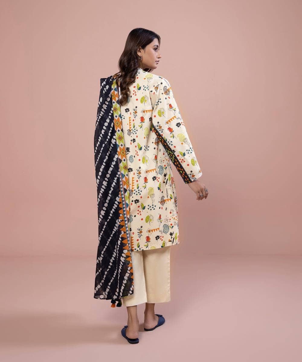 Img_sapphire_day_to_day_lawn_23_awwal_boutique_awwal_boutique