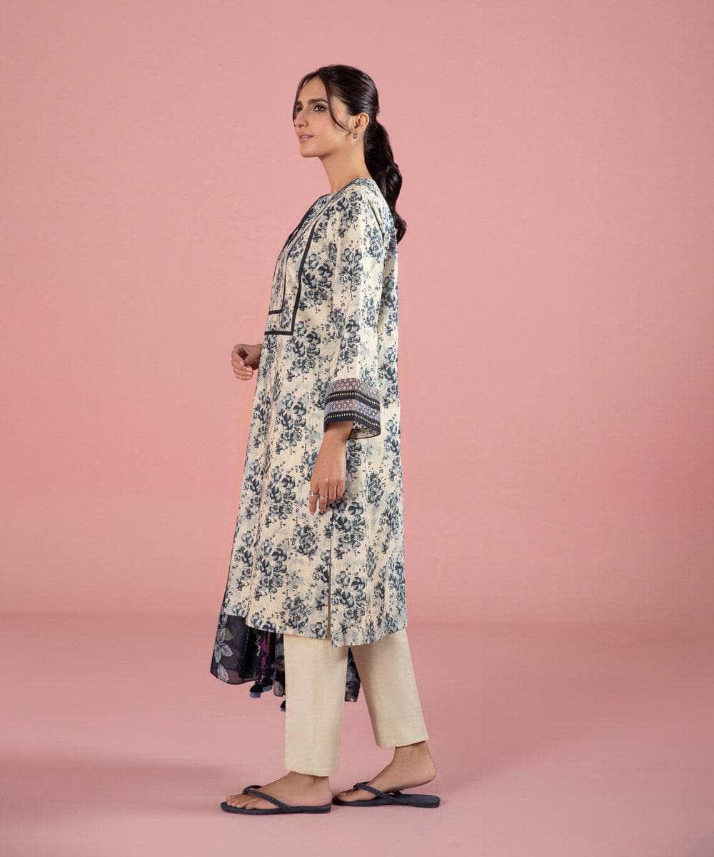 Img_sapphire_day_to_day_lawn_23_awwal_boutique_awwal_boutique