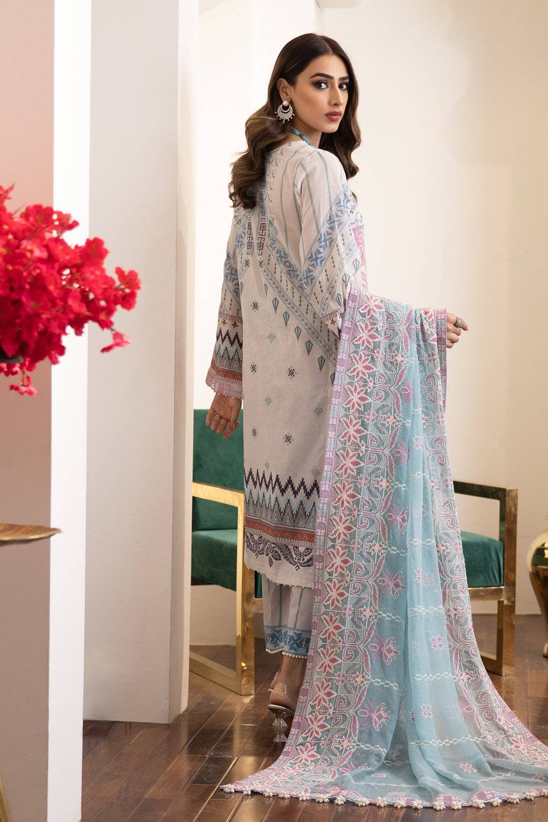 img_nureh_lawn_collection_awwal_boutique