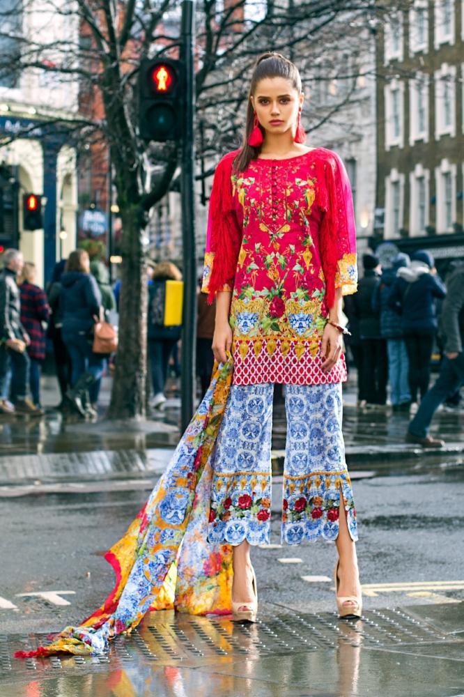 img_honey_waqar_lawn_collection_sale_awwal_boutique