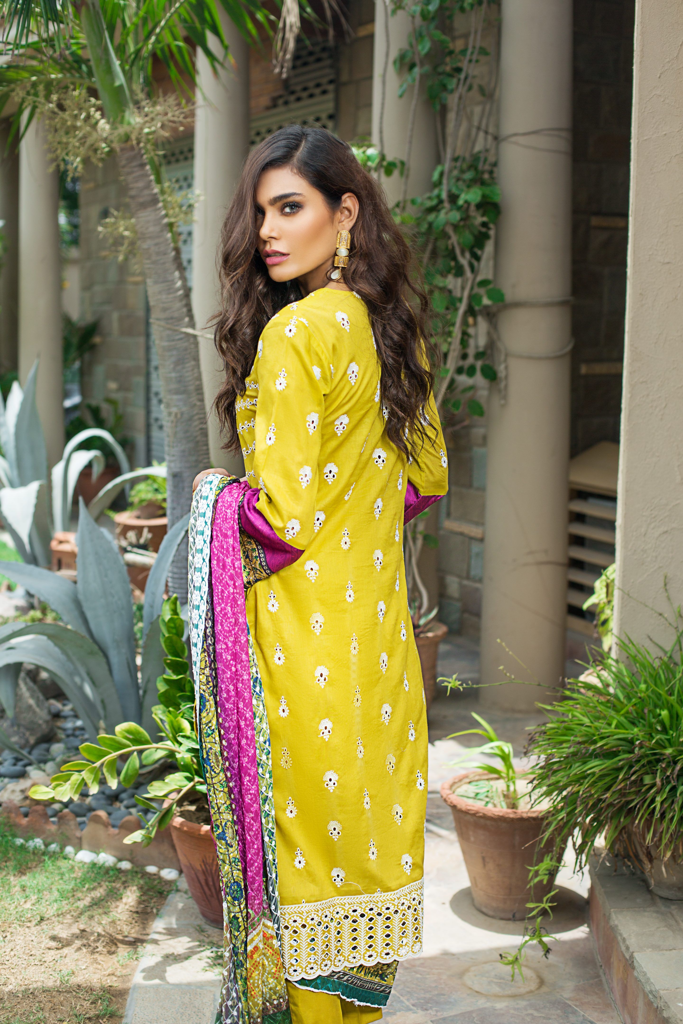 img_kalyan_lawn_awwal_boutique