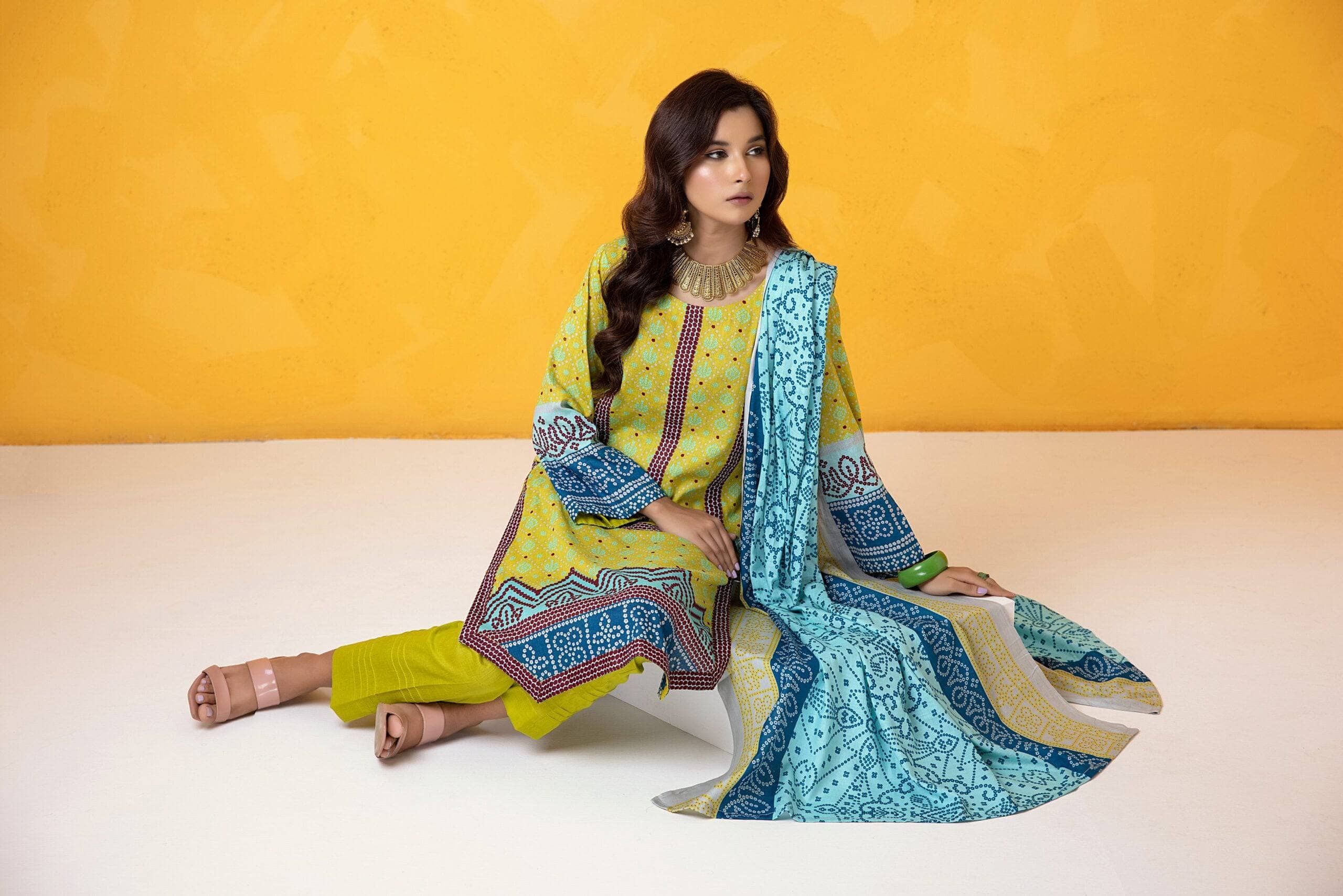 img_erum_misha_lawn_22_awwal_boutique