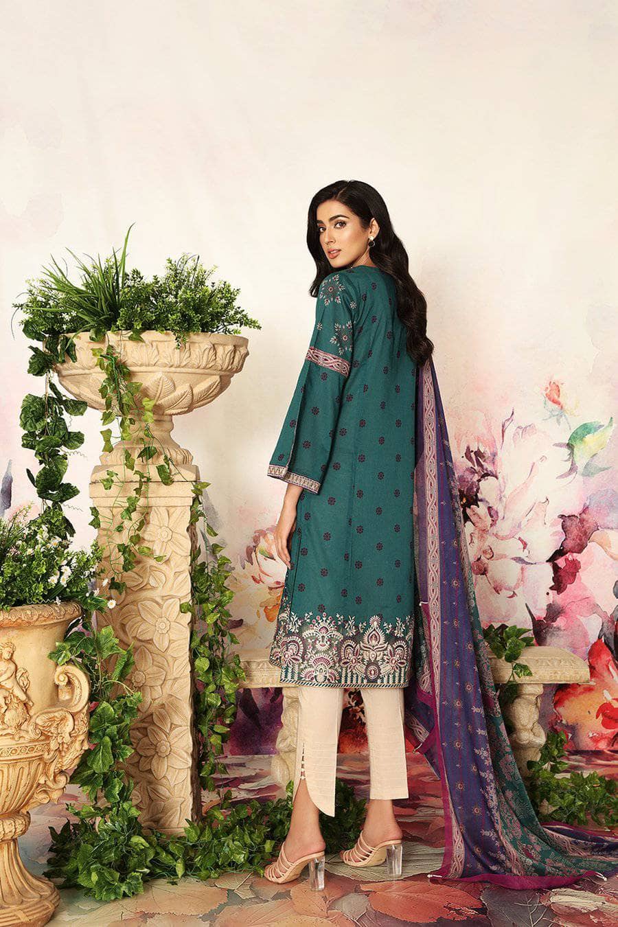 img_nishat_linen_nisha_lawn_collection_2021_awwal_boutique
