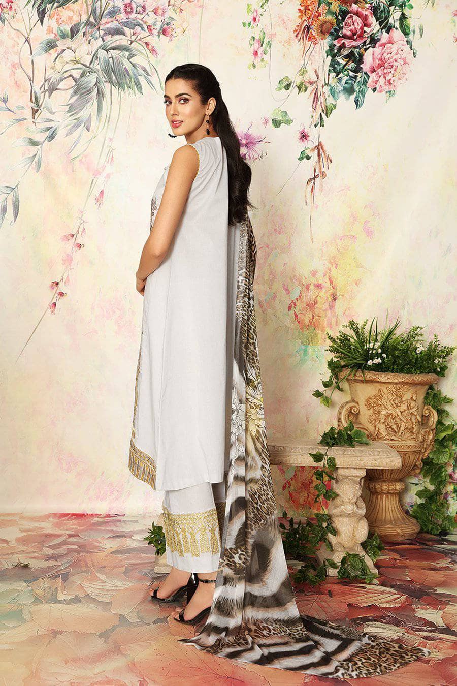 img_nishat_lawn_2021_awwal_boutique