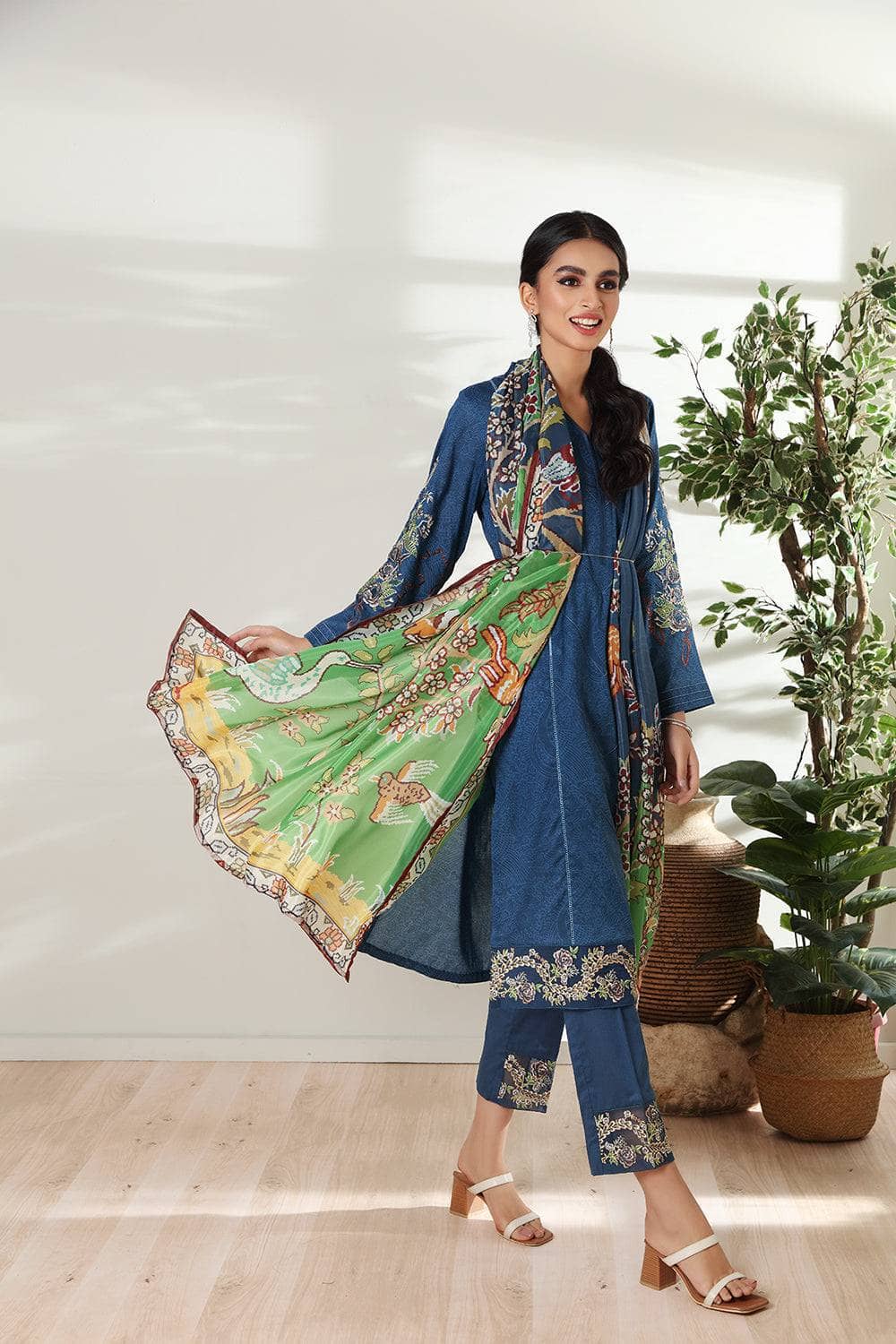 img_nishat_linen_lawn_2022_awwal_boutique