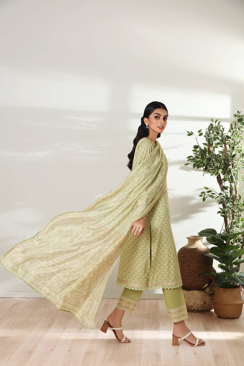 Nishat Linen Lawn 22/42101526/Silk Dupatta