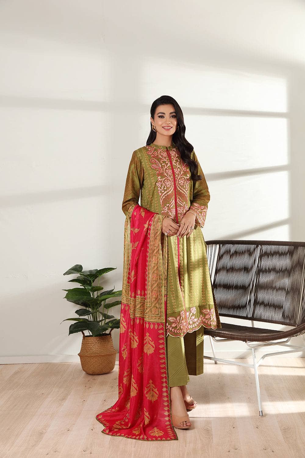 img_nishat_linen_lawn_2022_awwal_boutique