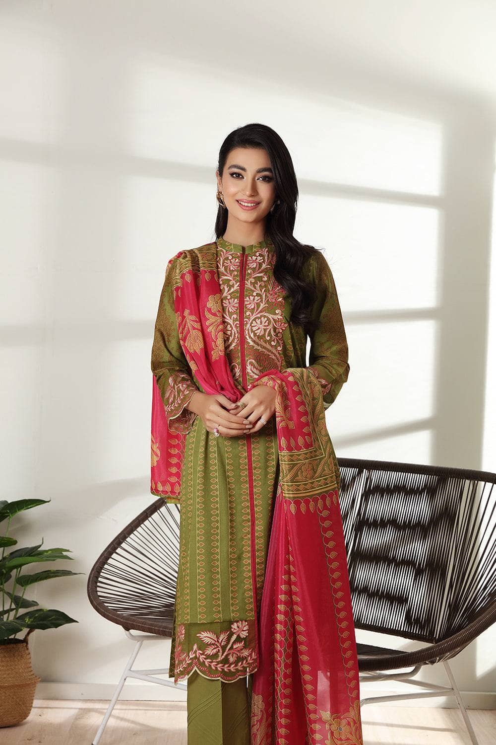 img_nishat_linen_lawn_2022_awwal_boutique