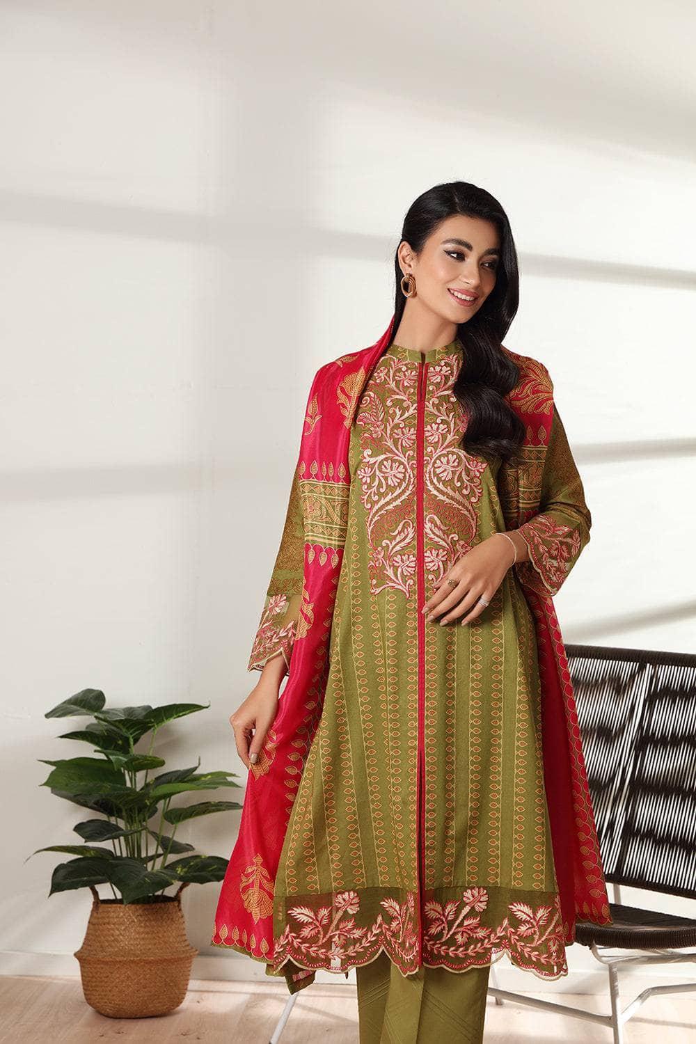 img_nishat_linen_lawn_2022_awwal_boutique