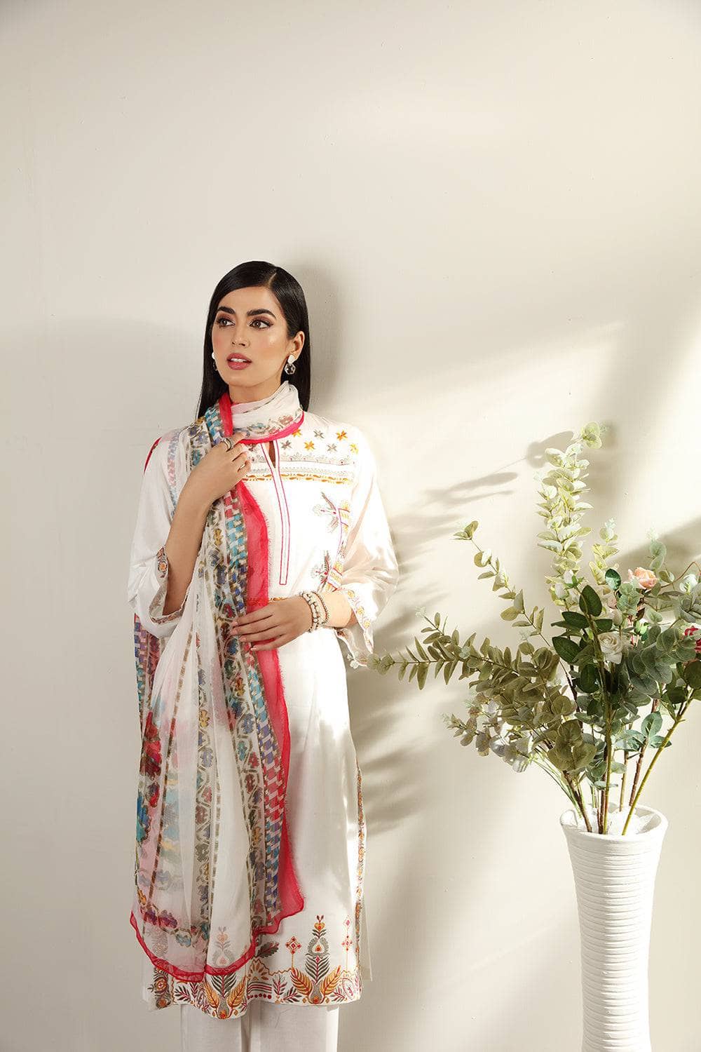 Img_nishat_linen_lawn_22_awwal_boutique