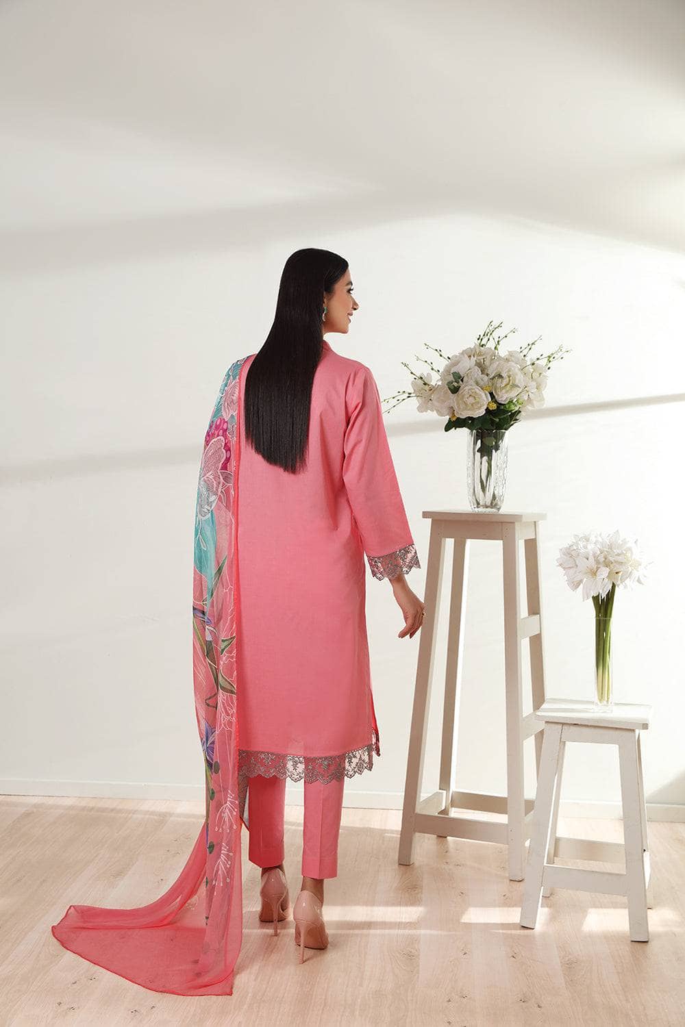 img_nishat_linen_lawn_2022_awwal_boutique