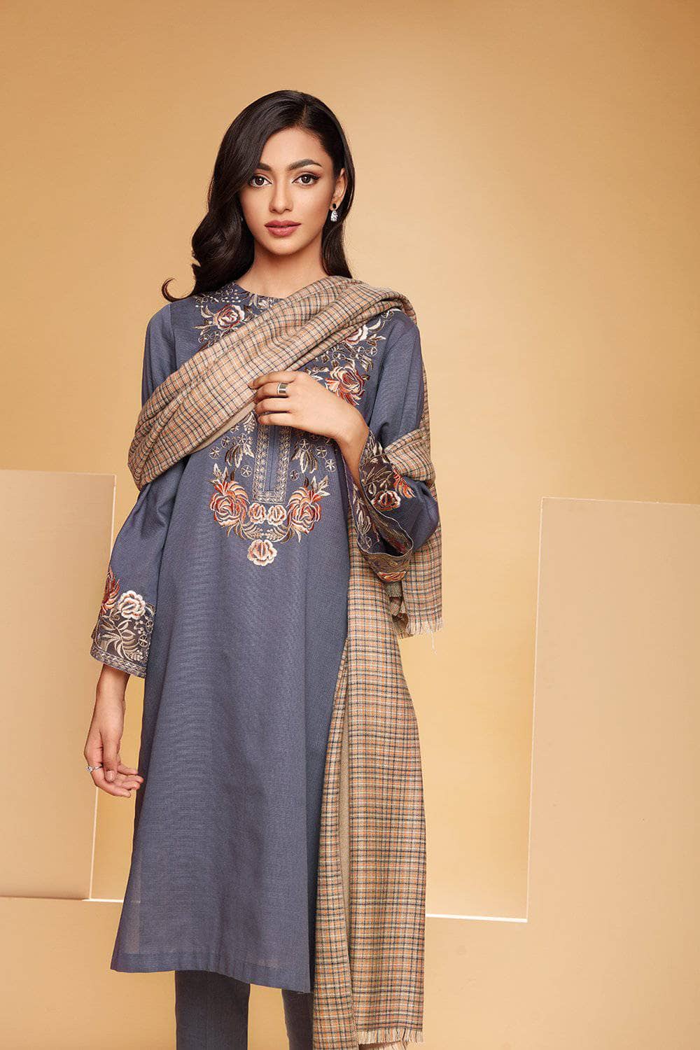 img_nishat_linen_winter_collection_awwal_boutique