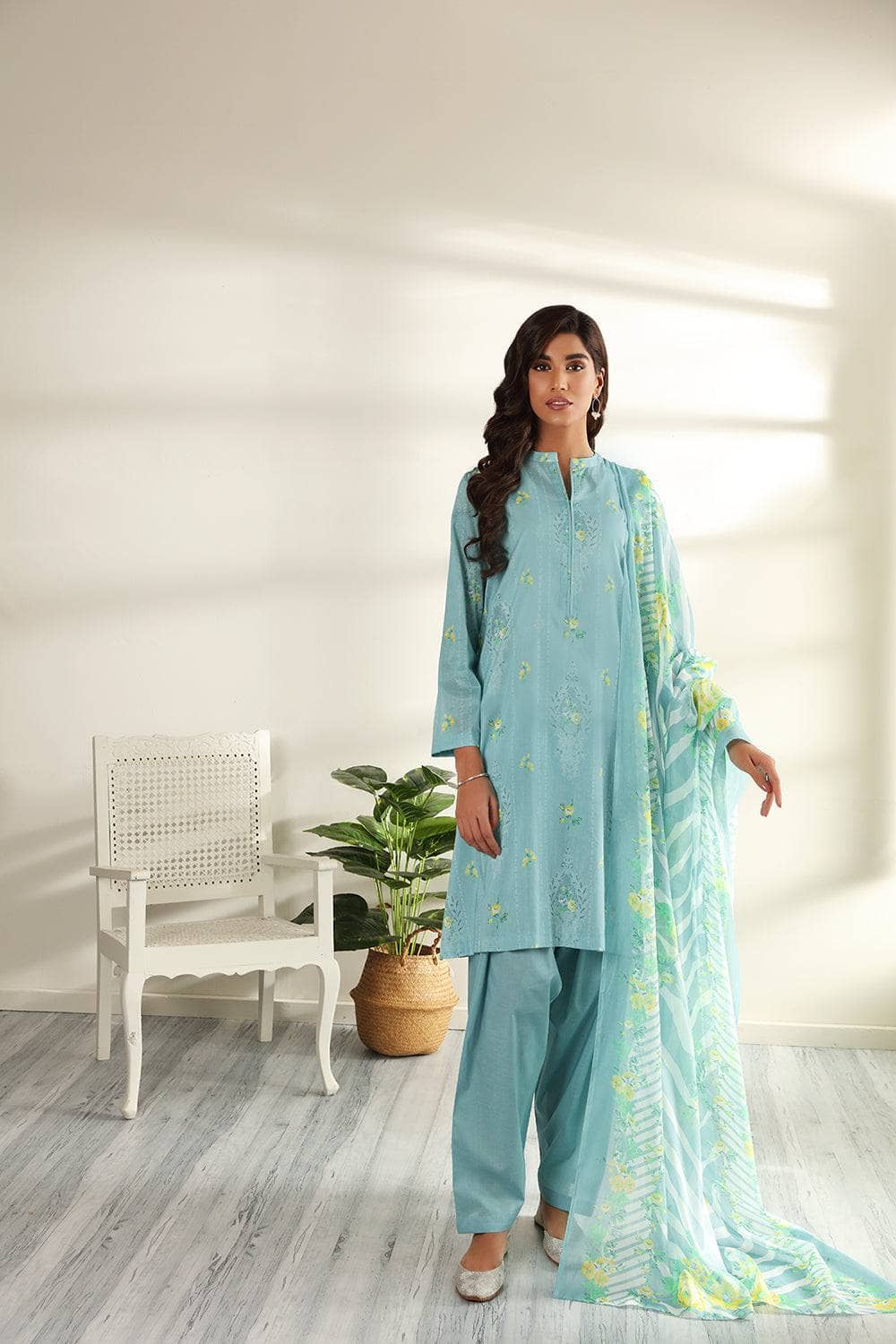 img_nishat_linen_lawn_2022_awwal_boutique