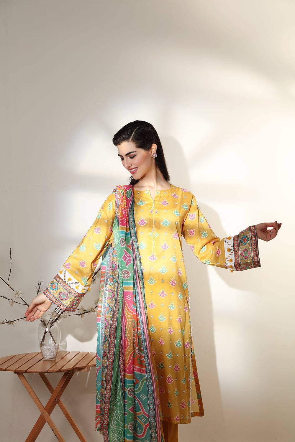 img_nishat_linen_lawn_2022_awwal_boutique