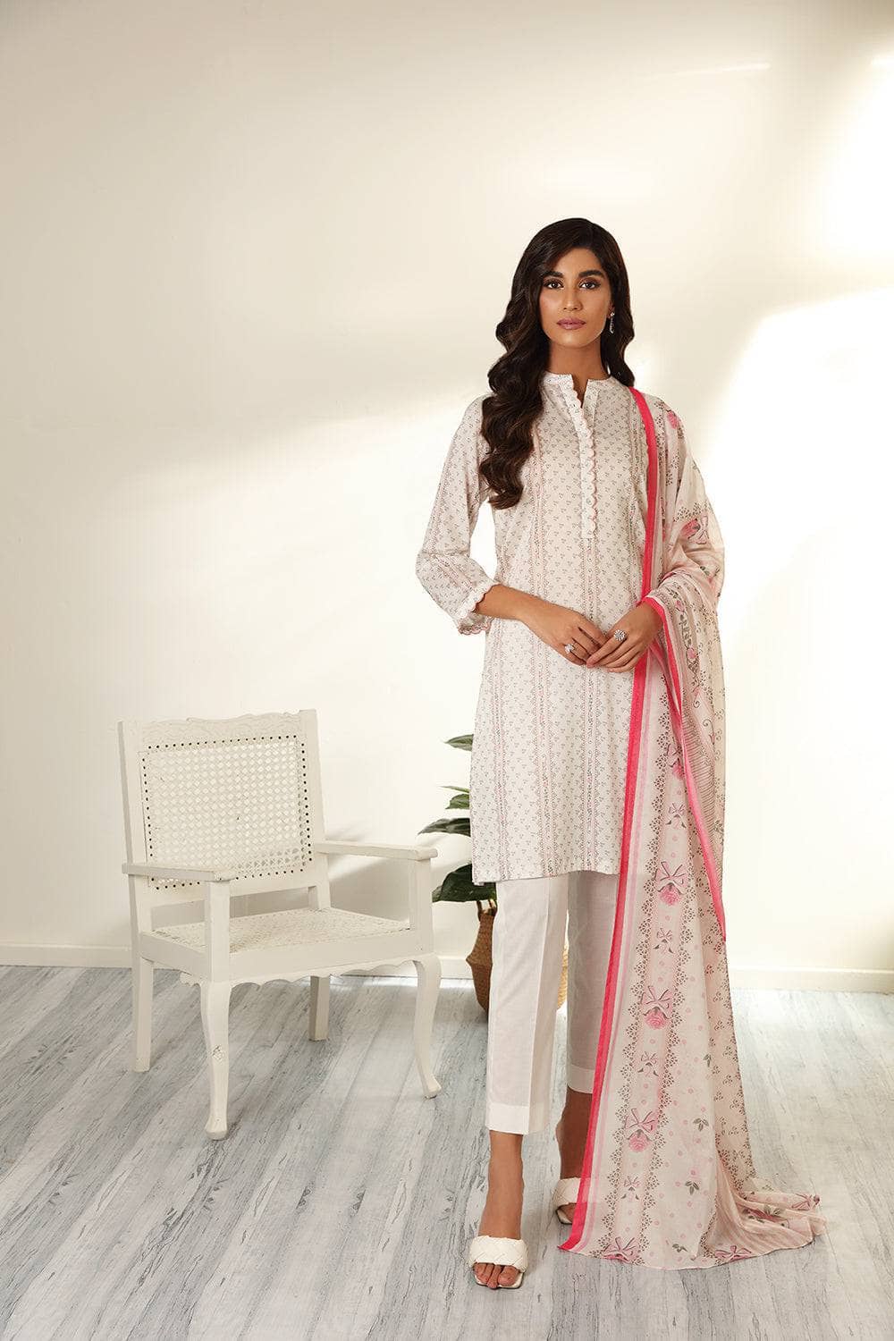 img_nishat_linen_lawn_2022_awwal_boutique