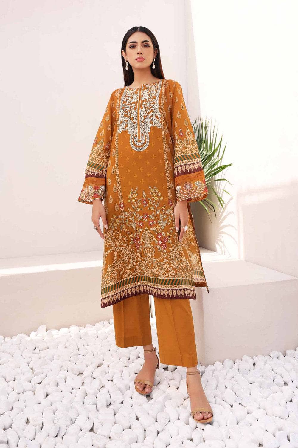 Img_nishat_lawn_nisha_23_awwal_boutique