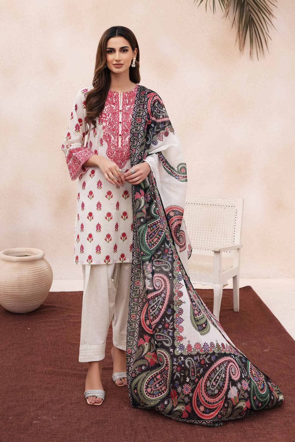 Img_nishat_lawn_nisha_23_awwal_boutique