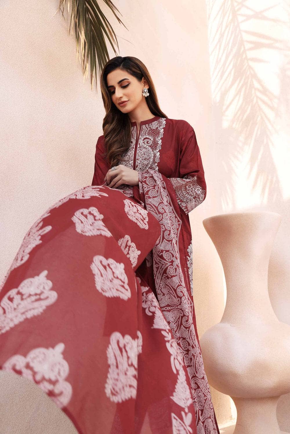 Img_nishat_lawn_nisha_23_awwal_boutique