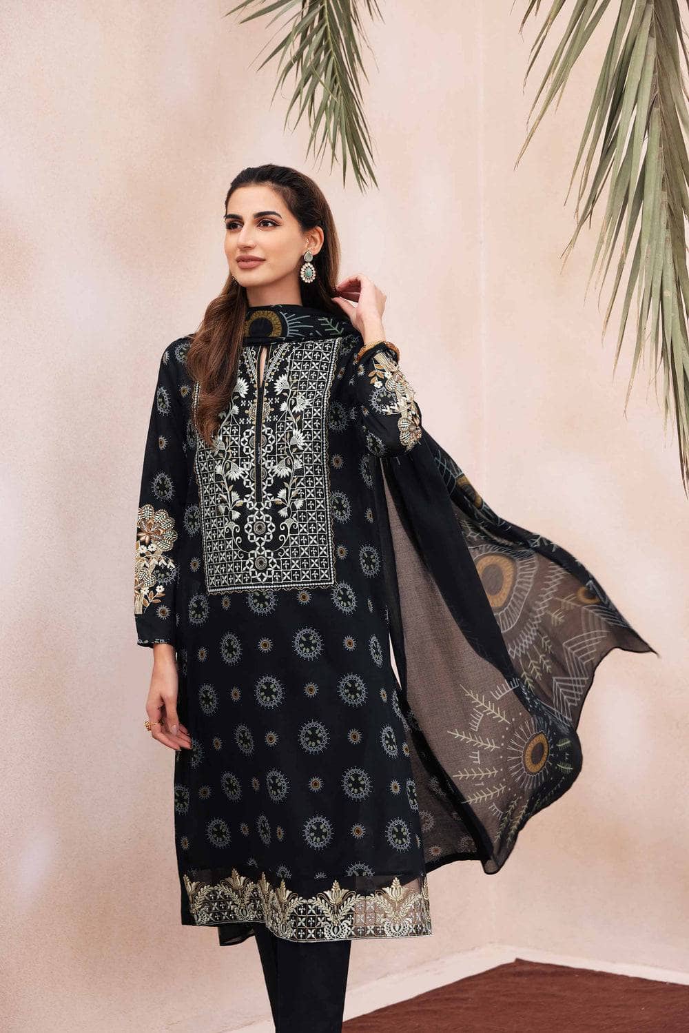 Img_nishat_lawn_nisha_23_awwal_boutique