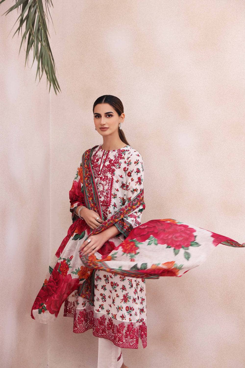 Img_nishat_lawn_nisha_23_awwal_boutique