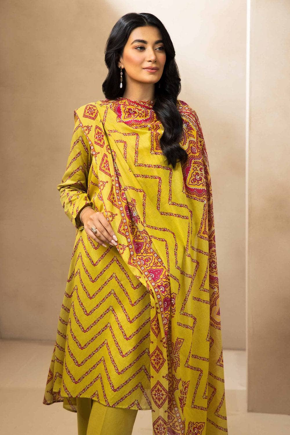 Img_nishat_lawn_nisha_23_awwal_boutique