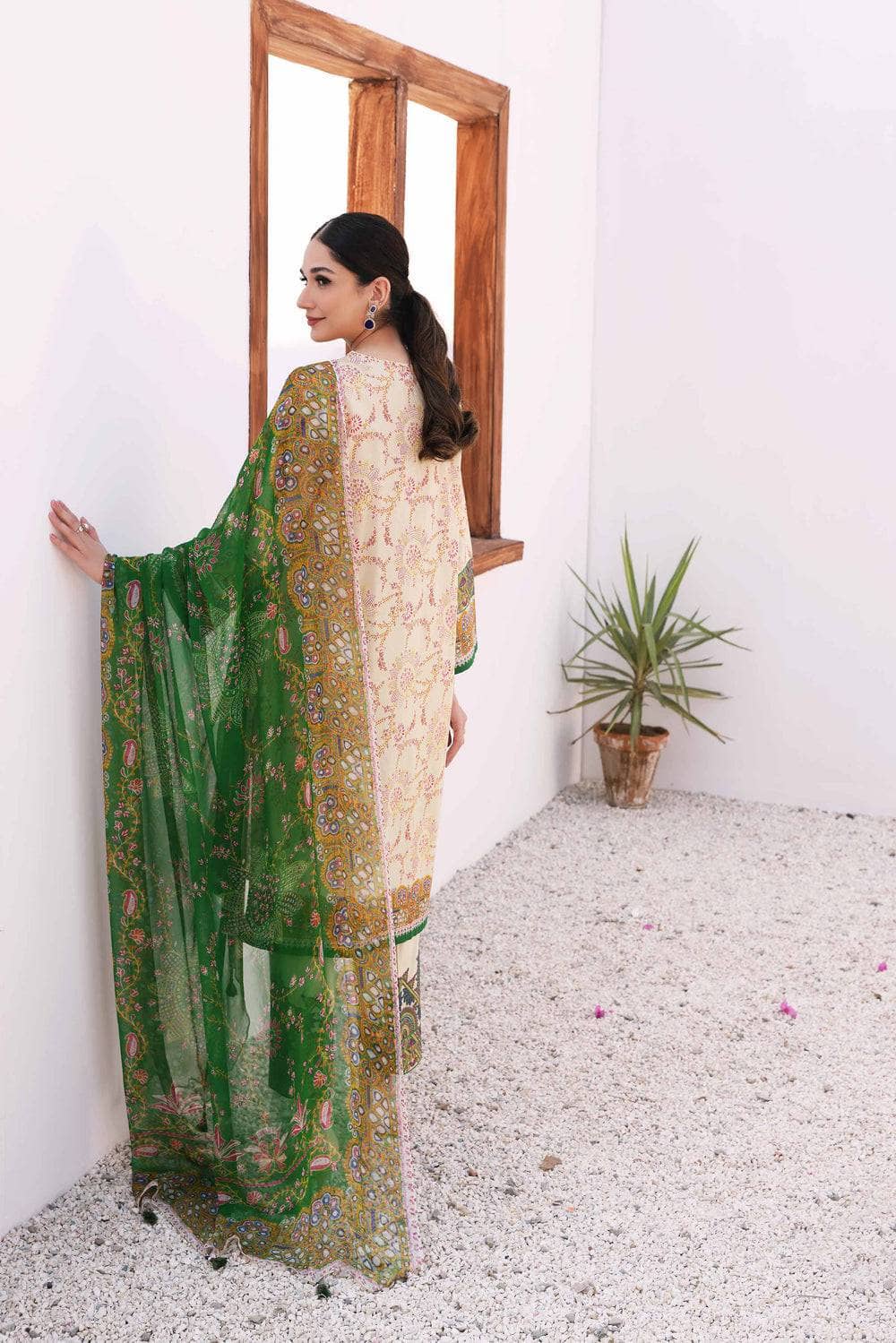 img_nishat_lawn_23_nisha_awwal_boutique